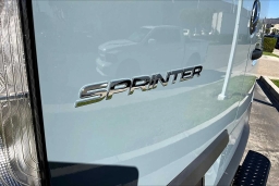 Mercedes-Benz Sprinter Crew Van Standard Roof 4-Cyl Diesel HO 2500 Standard Roof I4 Diesel HO 144" AWD 2026