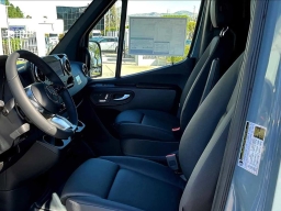 Mercedes-Benz Sprinter Crew Van Standard Roof 4-Cyl Diesel HO 2500 Standard Roof I4 Diesel HO 144" AWD 2026