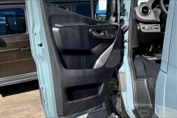 Mercedes-Benz Sprinter Crew Van Standard Roof 4-Cyl Diesel HO 2500 Standard Roof I4 Diesel HO 144" AWD 2026