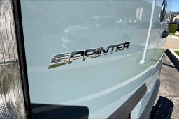 Mercedes-Benz Sprinter Crew Van Standard Roof 4-Cyl Diesel HO 2500 Standard Roof I4 Diesel HO 144" AWD 2026