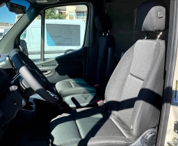 Mercedes-Benz Sprinter Crew Van Standard Roof 4-Cyl Diesel HO 2500 Standard Roof I4 Diesel HO 144" AWD 2026