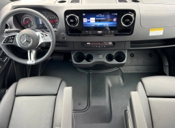 Mercedes-Benz Sprinter Crew Van Standard Roof 4-Cyl Diesel HO 2500 Standard Roof I4 Diesel HO 144" AWD 2026