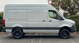 Mercedes-Benz Sprinter Crew Van Standard Roof 4-Cyl Diesel HO 2500 Standard Roof I4 Diesel HO 144" AWD 2026
