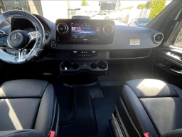 Mercedes-Benz Sprinter Crew Van Standard Roof 4-Cyl Diesel HO 2500 Standard Roof I4 Diesel HO 144" AWD 2026