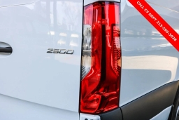 Mercedes-Benz Sprinter Crew Van High Roof 4-Cyl Diesel HO 2500 High Roof I4 Diesel HO 170" RWD 2024