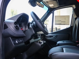 Mercedes-Benz Sprinter Crew Van High Roof 4-Cyl Diesel HO 2500 High Roof I4 Diesel HO 170" RWD 2024