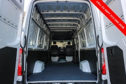 Mercedes-Benz Sprinter Crew Van High Roof 4-Cyl Diesel HO 2500 High Roof I4 Diesel HO 170" RWD 2024