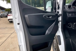 Mercedes-Benz Sprinter Crew Van High Roof 4-Cyl Diesel HO 2500 High Roof I4 Diesel HO 170" RWD 2026