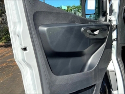 Mercedes-Benz Sprinter Crew Van High Roof 4-Cyl Diesel HO 2500 High Roof I4 Diesel HO 170" RWD 2026