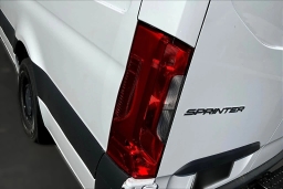 Mercedes-Benz Sprinter Crew Van High Roof 4-Cyl Diesel HO 2500 High Roof I4 Diesel HO 170" RWD 2026