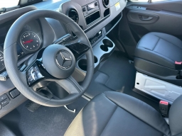 Mercedes-Benz Sprinter Crew Van High Roof 4-Cyl Diesel HO 2500 High Roof I4 Diesel HO 170" RWD 2026