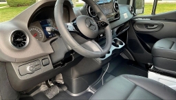 Mercedes-Benz Sprinter Crew Van High Roof 4-Cyl Diesel HO 2500 High Roof I4 Diesel HO 170" RWD 2026