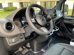 Mercedes-Benz Sprinter Crew Van High Roof 4-Cyl Diesel HO 2500 High Roof I4 Diesel HO 170" RWD 2026