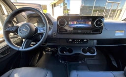 Mercedes-Benz Sprinter Crew Van High Roof 4-Cyl Diesel HO 2500 High Roof I4 Diesel HO 170" RWD 2026