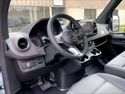 Mercedes-Benz Sprinter Crew Van High Roof 4-Cyl Diesel HO 2500 High Roof I4 Diesel HO 170" RWD 2026