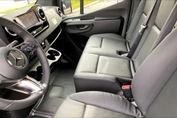 Mercedes-Benz Sprinter Crew Van High Roof 4-Cyl Diesel HO 2500 High Roof I4 Diesel HO 170" RWD 2026