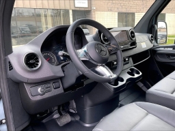 Mercedes-Benz Sprinter Crew Van High Roof 4-Cyl Diesel HO 2500 High Roof I4 Diesel HO 170" RWD 2026