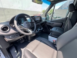 Mercedes-Benz Sprinter Cargo Van Standard Roof 4-Cyl Diesel HO 3500 Standard Roof I4 Diesel HO 144" RWD 2025