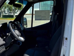 Mercedes-Benz Sprinter Cargo Van High Roof 4-Cyl Diesel HO 3500 High Roof I4 Diesel HO 170" RWD 2025