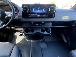 Mercedes-Benz Sprinter Cargo Van High Roof 4-Cyl Diesel HO 3500 High Roof I4 Diesel HO 170" RWD 2025