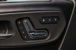 Mercedes-Benz Sprinter Passenger Van Standard Roof 4-Cyl Diesel HO 2500 Standard Roof I4 Diesel HO 144" RWD 2025