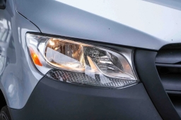 Mercedes-Benz Sprinter Passenger Van Standard Roof 4-Cyl Diesel HO 2500 Standard Roof I4 Diesel HO 144" RWD 2025