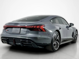 Audi RS e-tron GT performance quattro 2025