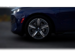 BMW iX xDrive45 Sports Activity Vehicle 2026