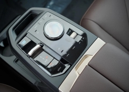 BMW iX xDrive45 Sports Activity Vehicle 2026