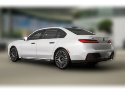 BMW 7 Series 740i xDrive Sedan 2026