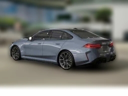 BMW M5 Base (A8) Sedan 2026