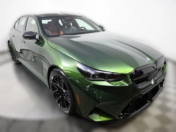 BMW M5 Base (A8) Sedan 2026