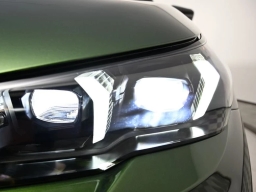 BMW M5 Base (A8) Sedan 2026