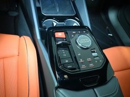 BMW M5 Base (A8) Sedan 2026