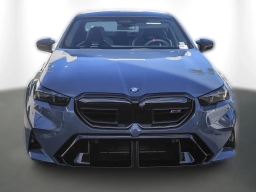BMW M5 Base (A8) Sedan 2026