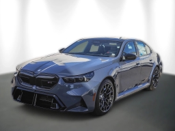 BMW M5 Base (A8) Sedan 2026