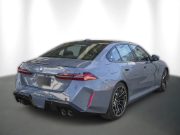 BMW M5 Base (A8) Sedan 2026