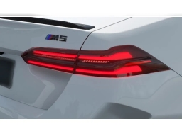 BMW M5 Base (A8) Sedan 2026