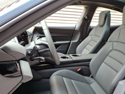 Porsche Taycan 4 AWD 2025