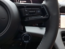 Porsche Taycan 4 AWD 2025