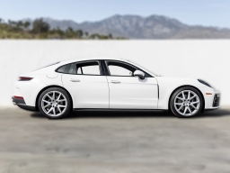 Porsche Panamera Base RWD 2025