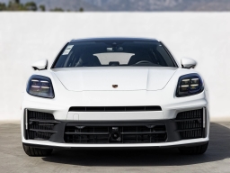 Porsche Panamera Base RWD 2025