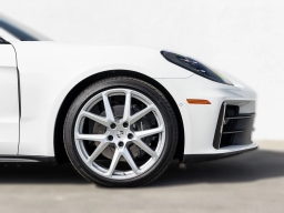 Porsche Panamera Base RWD 2025