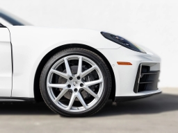 Porsche Panamera Base RWD 2025