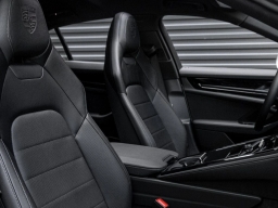 Porsche Panamera Base RWD 2025