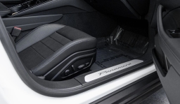 Porsche Panamera Base RWD 2025