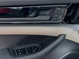 Porsche Panamera 4 AWD 2025