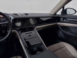 Porsche Panamera 4 AWD 2025