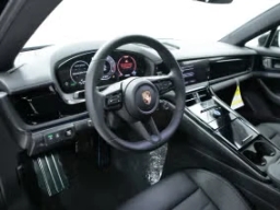 Porsche Panamera 4 AWD 2025