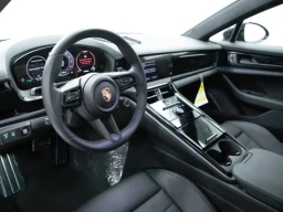 Porsche Panamera 4 AWD 2025